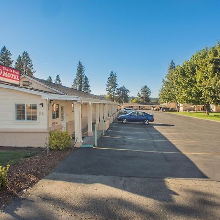 Shasta Pines Motel & Suites Burney Eksteriør bilde