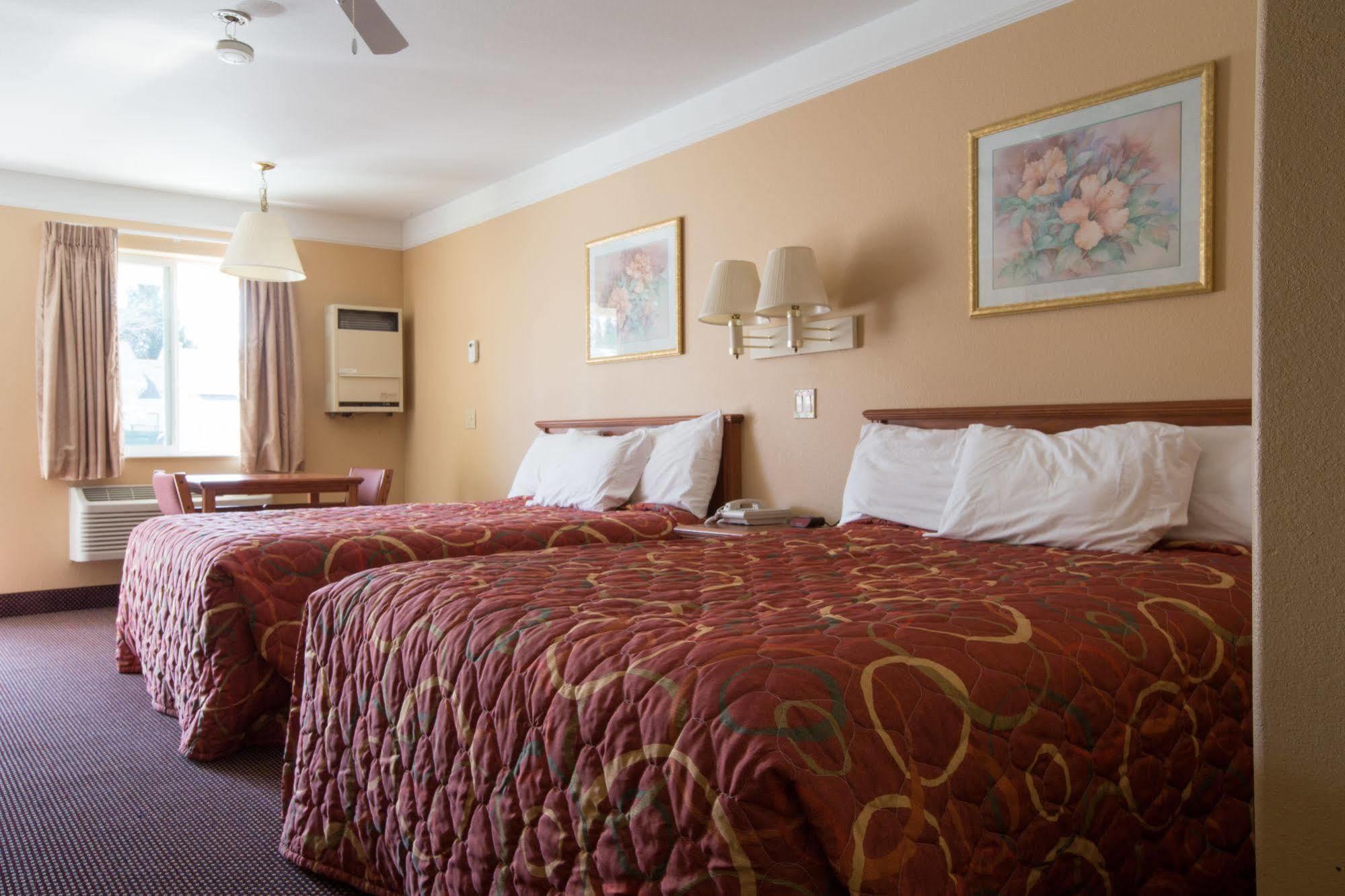 Shasta Pines Motel & Suites Burney Eksteriør bilde