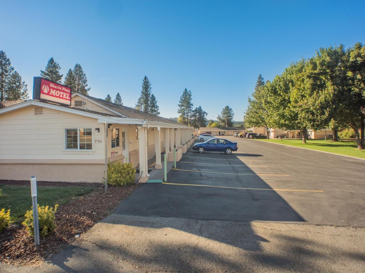Shasta Pines Motel & Suites Burney Eksteriør bilde